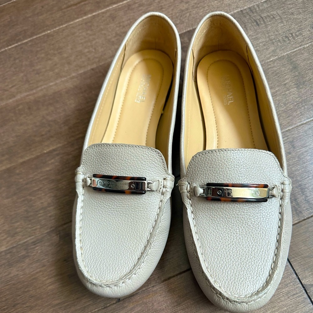 Michael kors taupe driver shoes